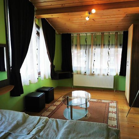 Apartments Black Horse Παμπόροβο Εξωτερικό φωτογραφία