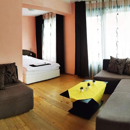 Apartments Black Horse Παμπόροβο Εξωτερικό φωτογραφία
