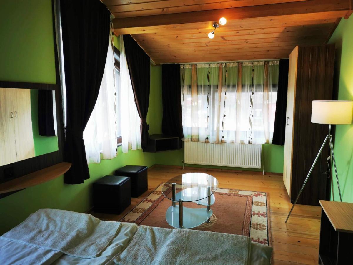 Apartments Black Horse Παμπόροβο Εξωτερικό φωτογραφία