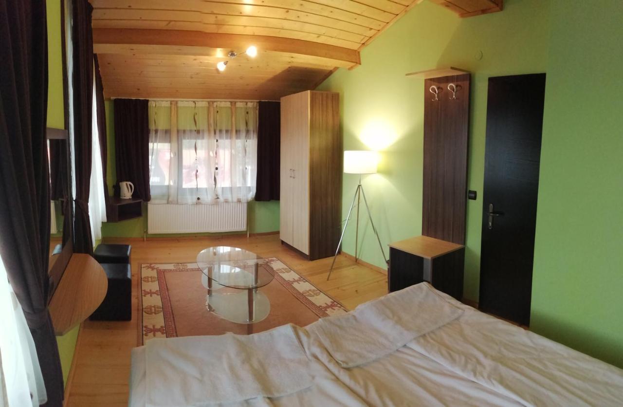 Apartments Black Horse Παμπόροβο Εξωτερικό φωτογραφία