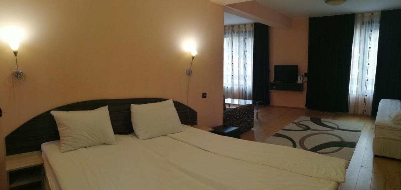 Apartments Black Horse Παμπόροβο Εξωτερικό φωτογραφία