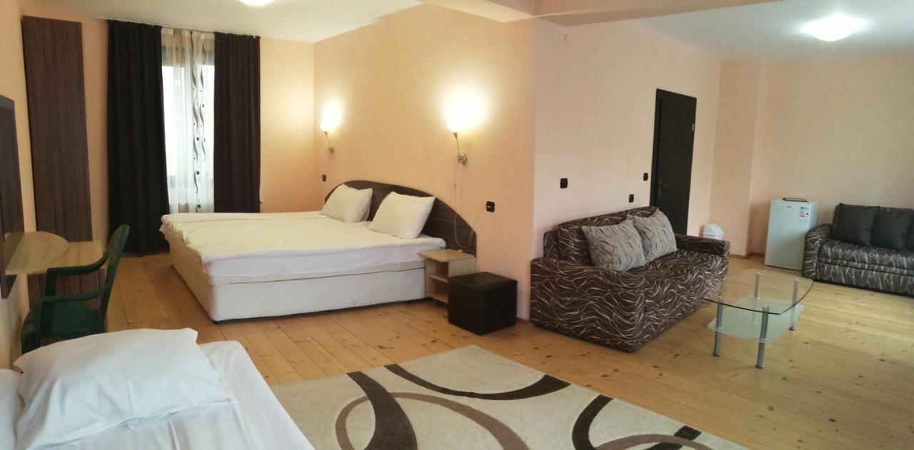 Apartments Black Horse Παμπόροβο Εξωτερικό φωτογραφία
