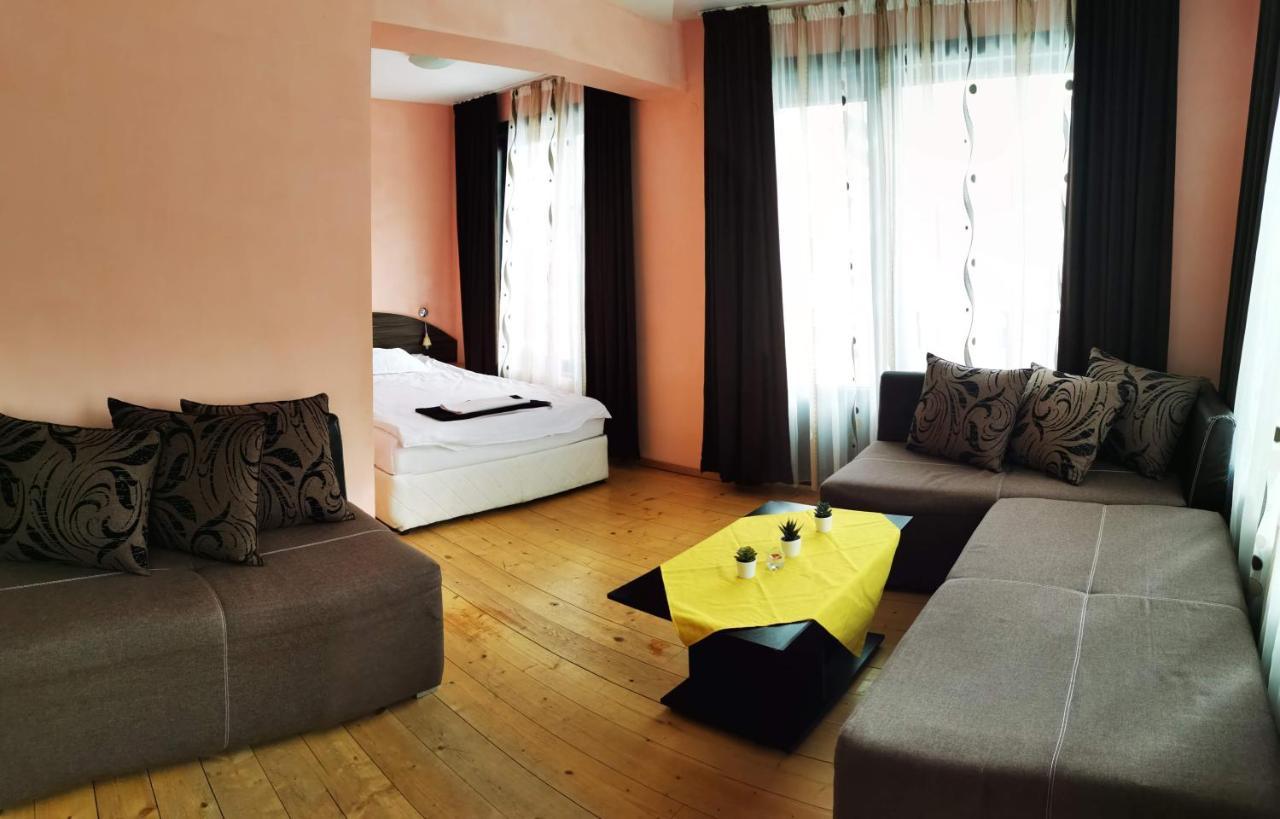 Apartments Black Horse Παμπόροβο Εξωτερικό φωτογραφία